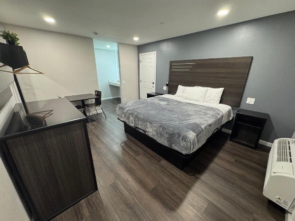 Deep Creek Main image